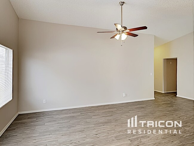 Foto del edificio - 10826 N 41st Ave