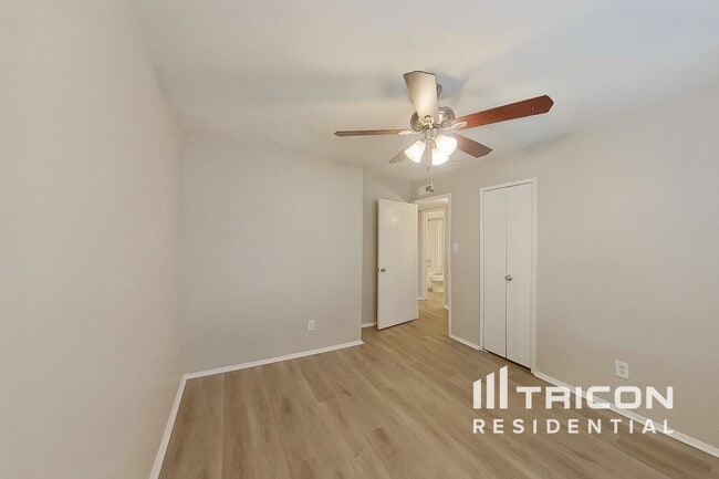 Building Photo - 4204 Pepperbush Dr