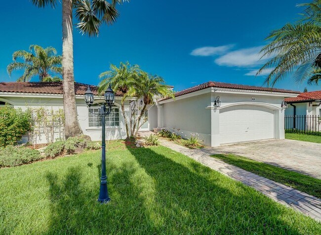 Building Photo - 18128 SW 151st Ave