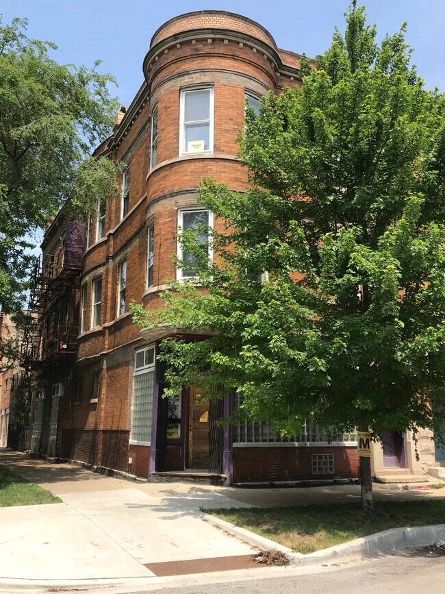 Foto del edificio - 905 N Rockwell St