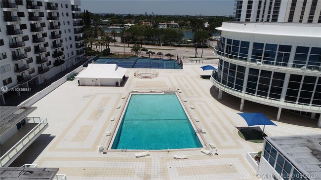 Building Photo - 5445 Collins Ave
