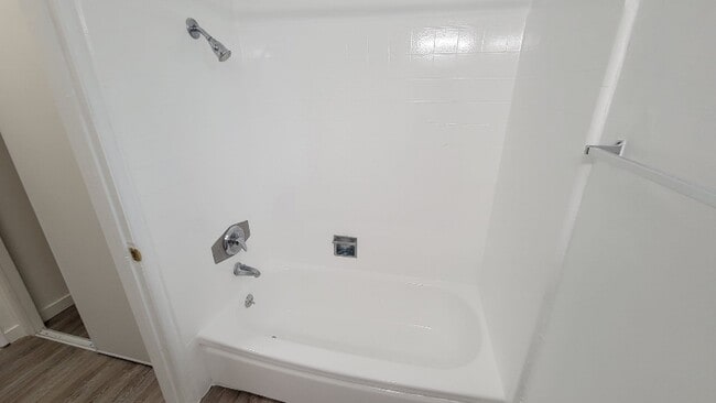 Foto del edificio - 15546 Vanowen St