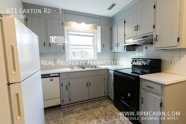Building Photo - 2 Bed, 2 Bath -- private back deck