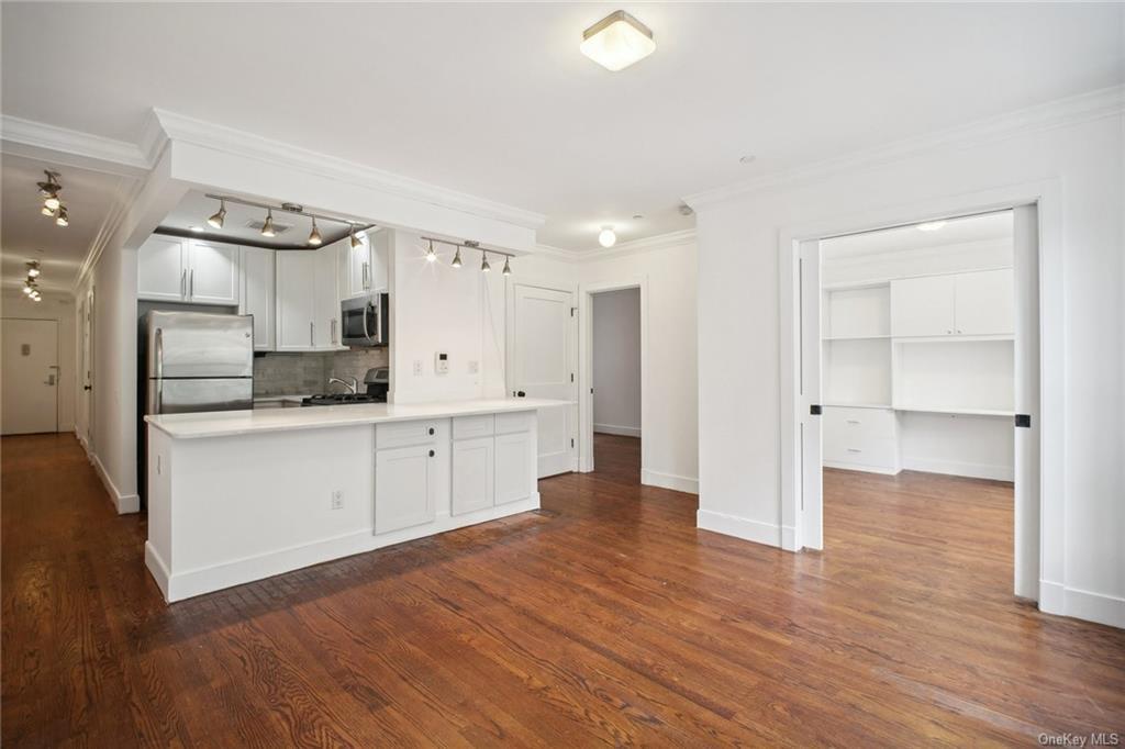 Primary Photo - 118 W 112th St