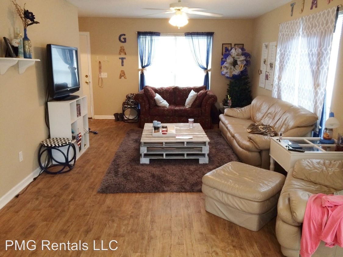 Foto principal - 4 br, 4 bath Room For Rent - 137 Langley Pond