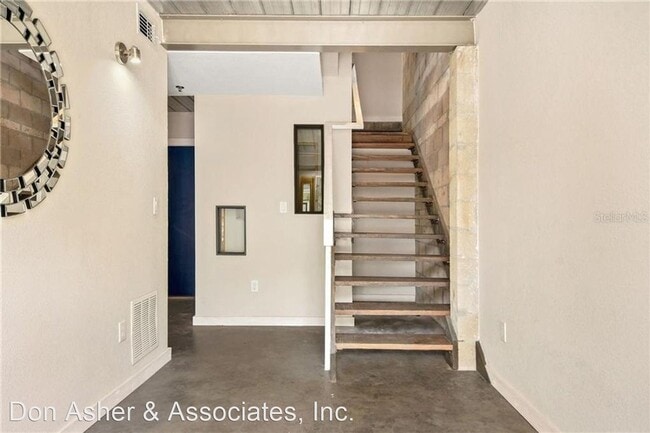 Building Photo - 3 br, 3.5 bath House - 1603 Woodward St.  #17