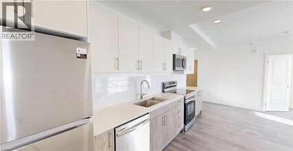 Building Photo - 1333 Weber St E