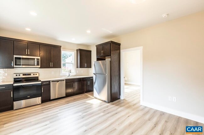 Building Photo - 103 Thomas Dr