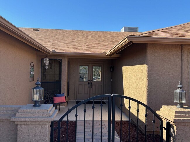 Building Photo - Welcome to this stunning 3-bedroom, 2-bath...