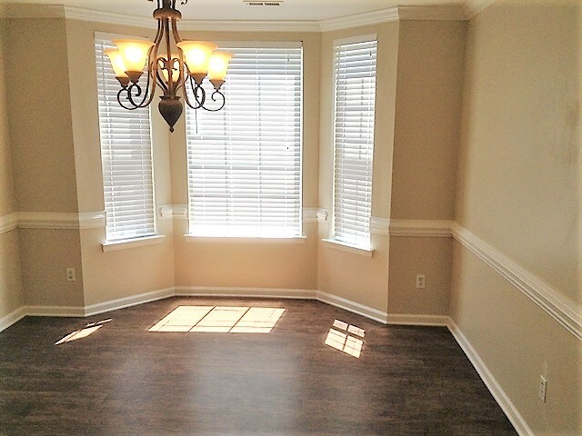 Foto del edificio - 14523 Lyon Hill Ln
