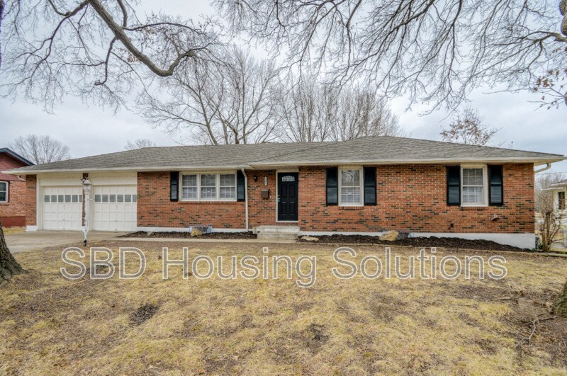 Primary Photo - 807 N Piute Ave