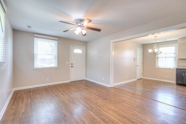 Foto del edificio - 3104 Greggwood Dr