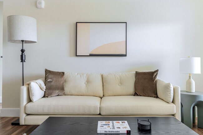Foto del edificio - 1501 W Howard Ln