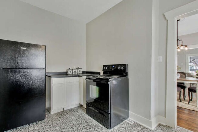 Foto del edificio - 329 S Handley St