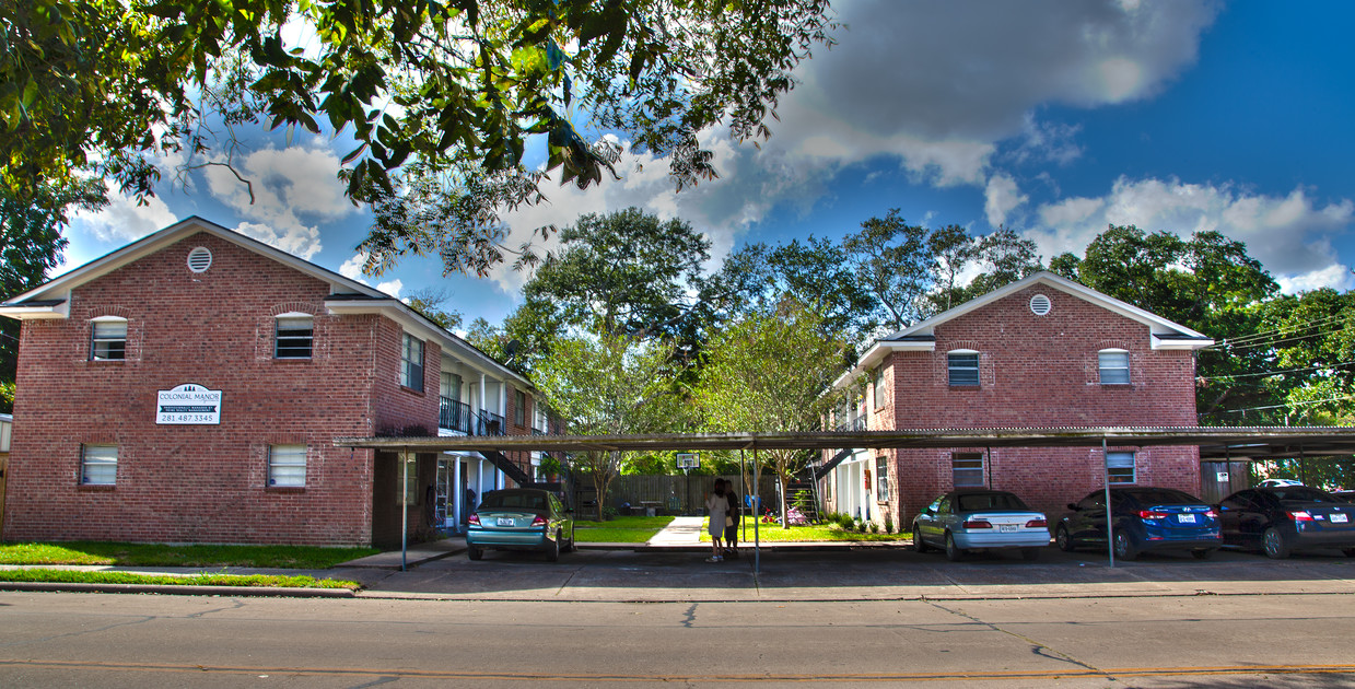 Apartments - 404 S Hood St