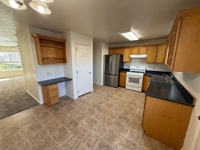 Foto del edificio - Stunning Townhome!