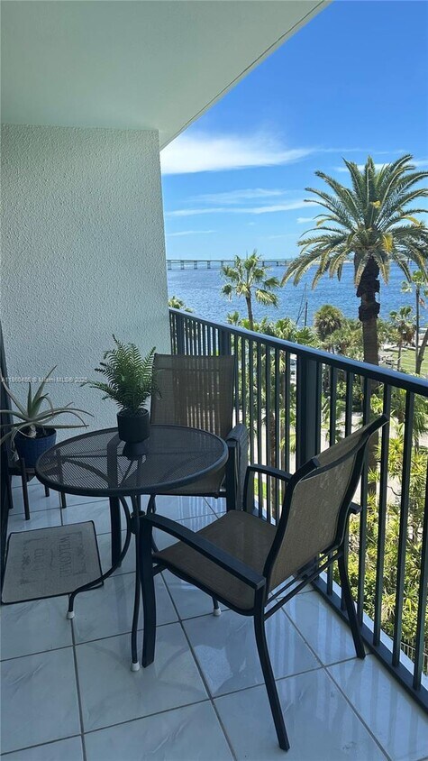 Foto principal - 1450 Brickell Bay Dr
