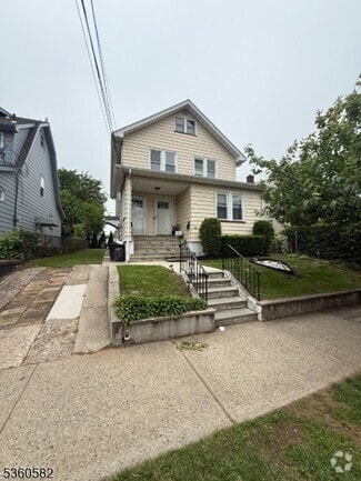 Building Photo - 767 6th St