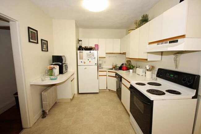 Building Photo - 1474 Commonwealth Ave