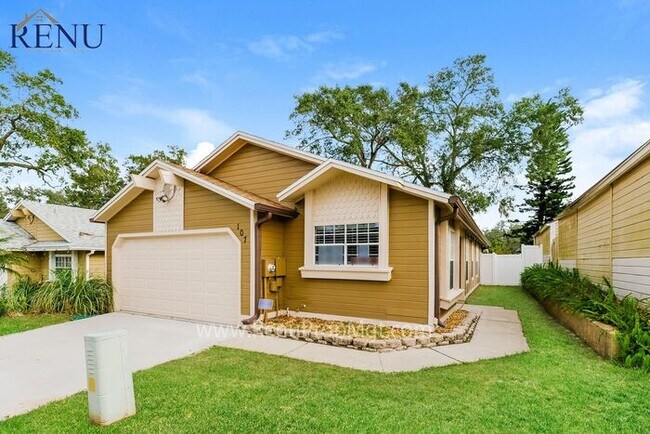 Foto del edificio - Spring into Savings: 100% off your first m...