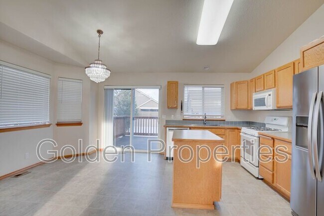 Foto del edificio - 7488 N Courcelles Pkwy