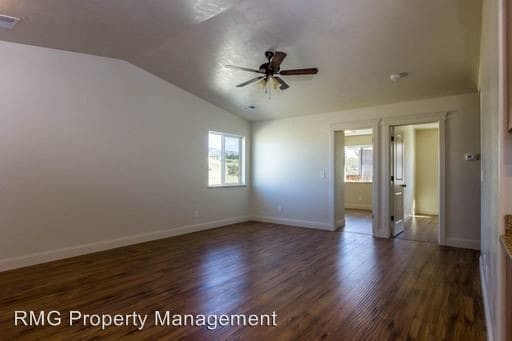 Building Photo - 279 Country Club Pkwy