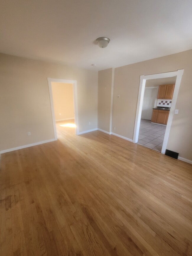 Foto del edificio - 6330 Carl Ave