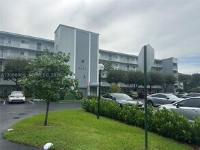 Building Photo - 2226 N Cypress Bend Dr