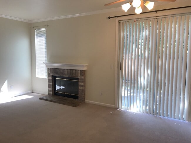 Building Photo - 1344 Via Colonna Terrace