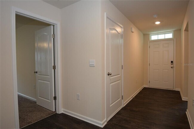 Foto del edificio - 664 Grand Reserve Dr