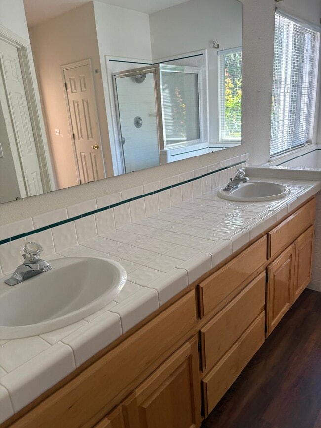 Building Photo - 4 bedroom and 2 bathroom house