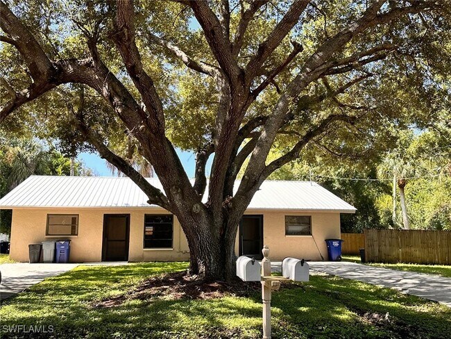 Building Photo - 16363 Teresa Ln