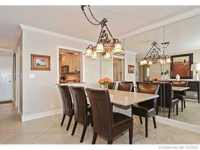 Building Photo - 300 Golden Isles Dr