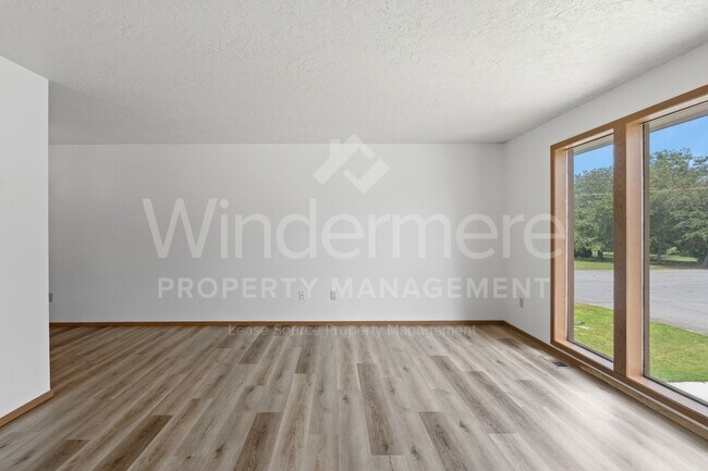 Foto del edificio - 802 S Calvin Rd