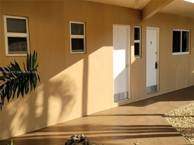 Foto del edificio - 7430 Miami Lakes Dr