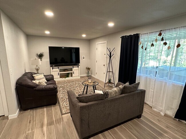 Foto del edificio - Beautiful home near Avondale Golf Course