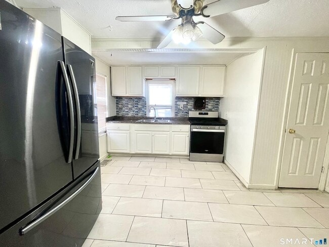 Building Photo - 128 Franklin St