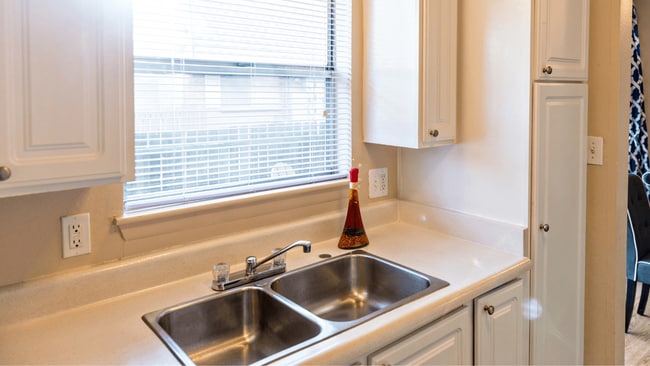 Candlewood 1x1 Apartment Home - Aspen Park Apartments