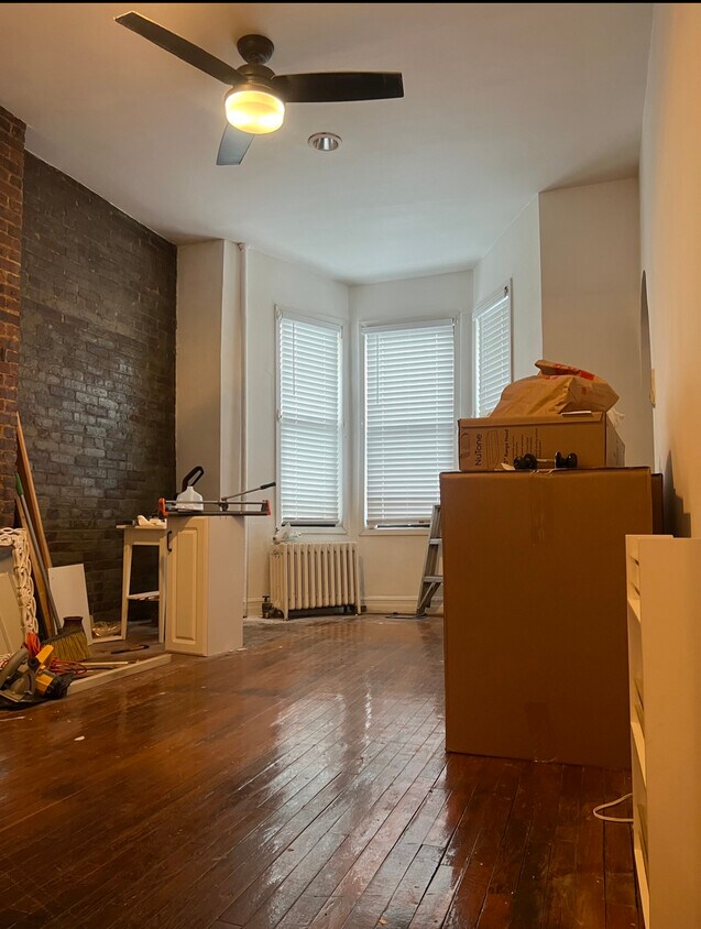 Primary Photo - 1 Bedroom on 11Th St. Park Slope