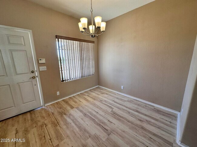 Foto del edificio - 9253 N Firebrick Dr