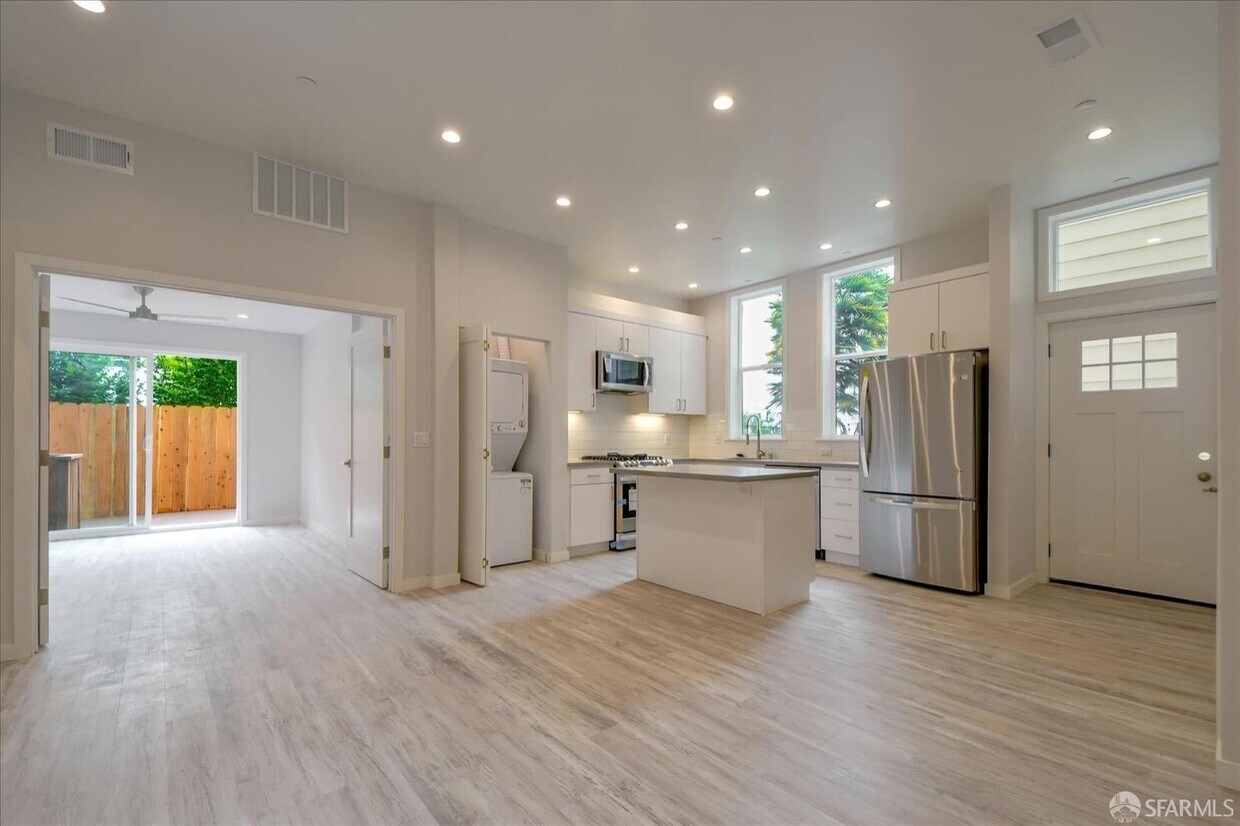 Primary Photo - 41 Rosemont Pl