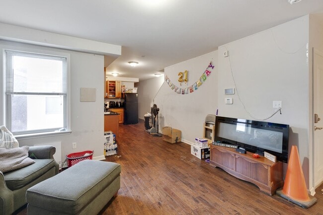 Photo - 1628 Willington St Apartment