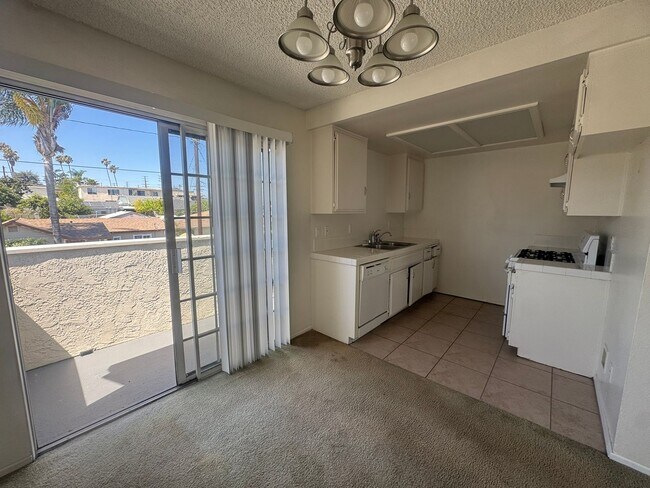 Foto del edificio - $2,395! Spacious Upstairs 2 Bedroom, 2 Bathroom Apartment with 2-Car Garage! 90710