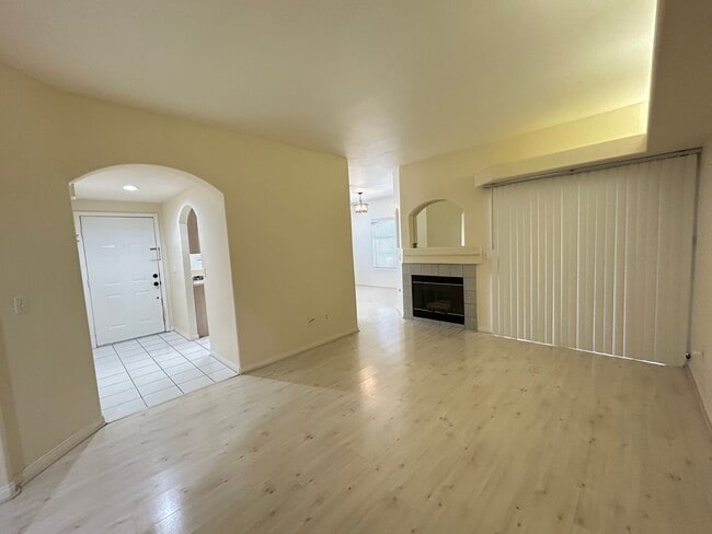 Building Photo - 525 Indian Princess Dr