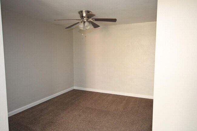 Building Photo - 436 Park Manor Pl