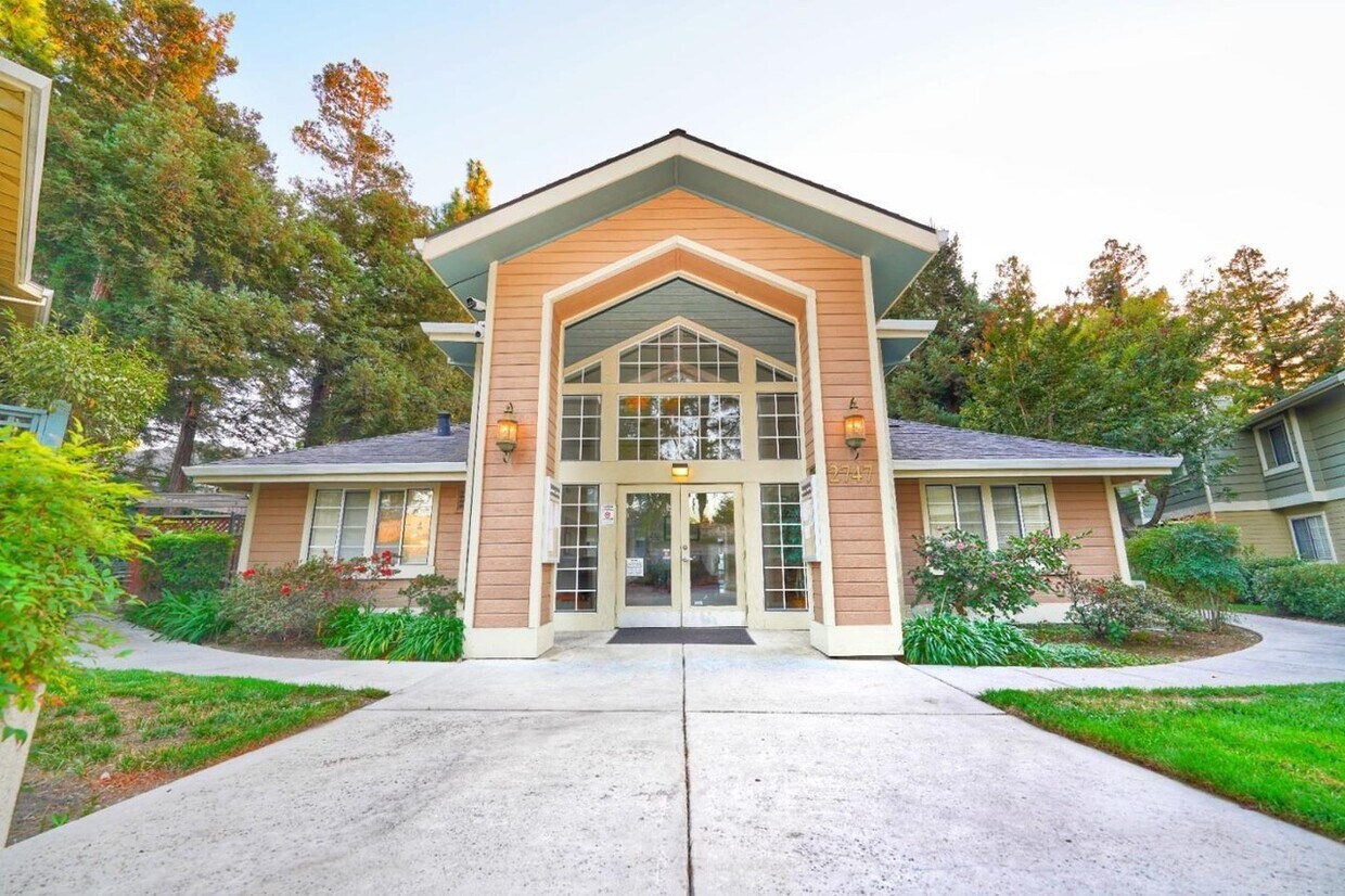 Primary Photo - 2716 Somerset Park Cir