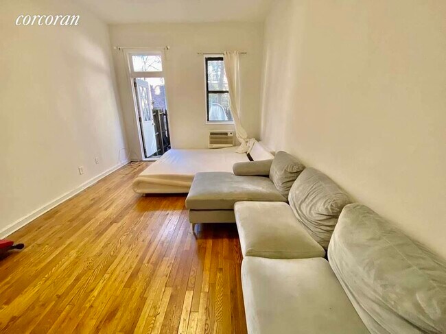 Foto del edificio - 525 E 88th St