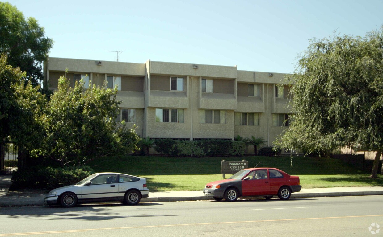 Building Photo - Panorama City Apartments Ii