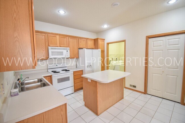 Foto del edificio - 2 Bedroom Ranch Townhome in West Des Moines