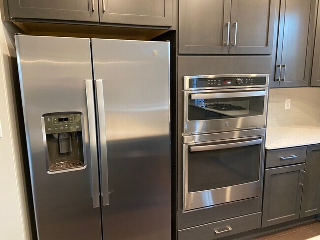 Foto del edificio - 253 Red Leaf Ln